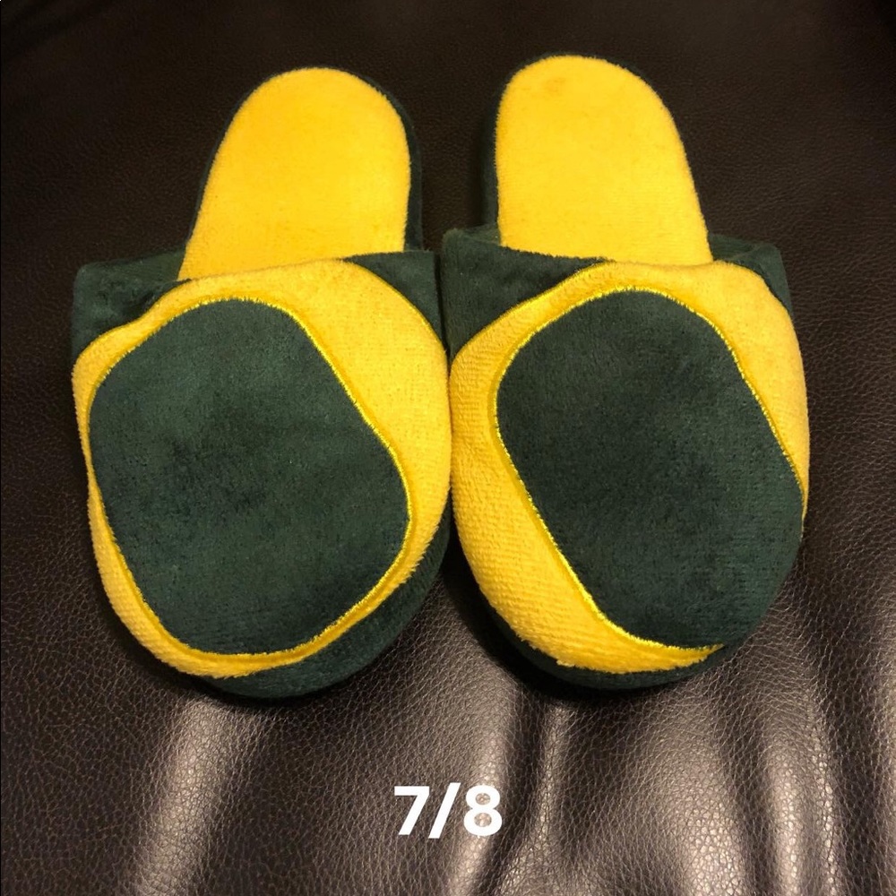 Oregon Ducks slippers